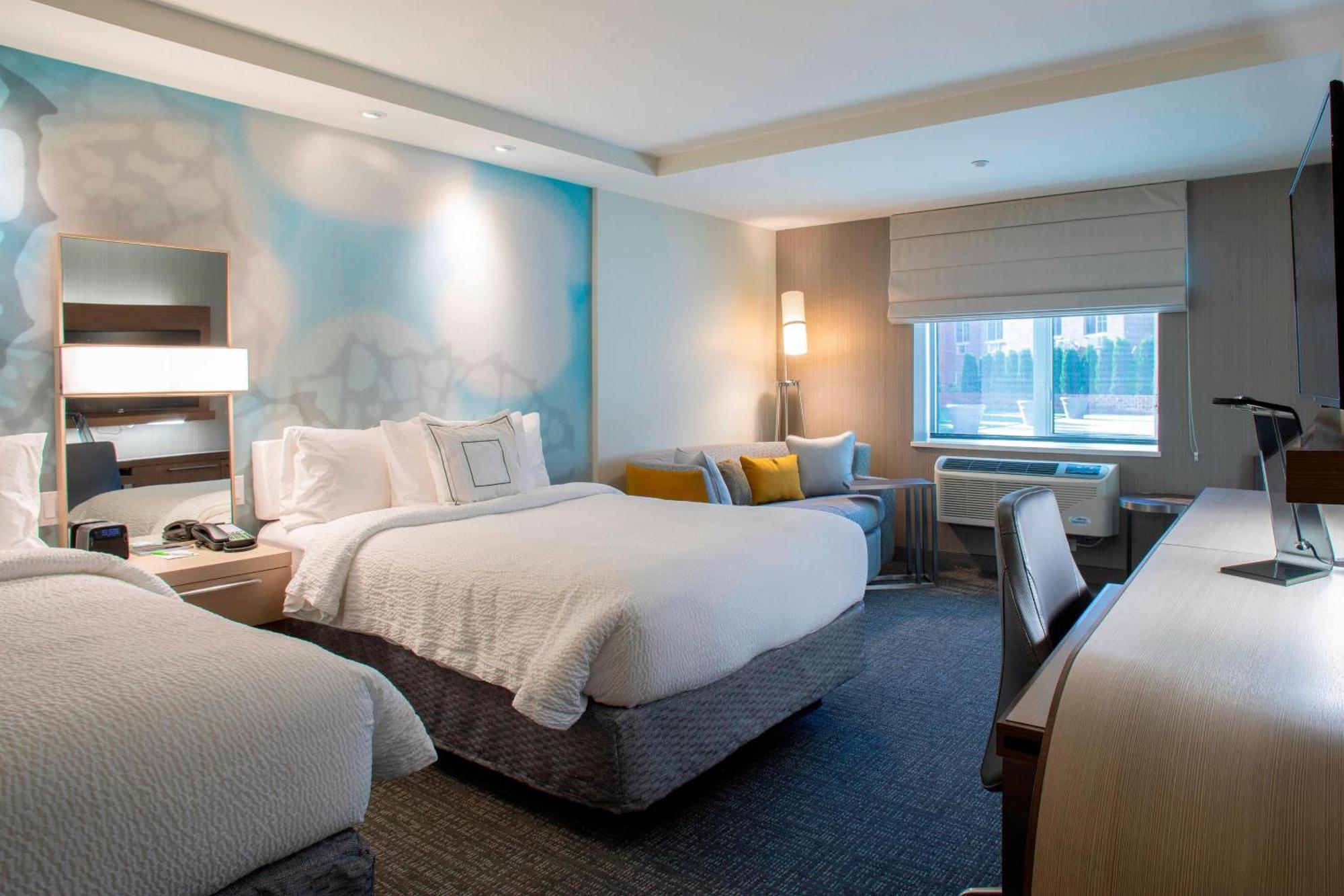 Courtyard By Marriott New York Queens/Fresh Meadows Exterior photo